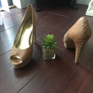 Nine West Tan Pumps